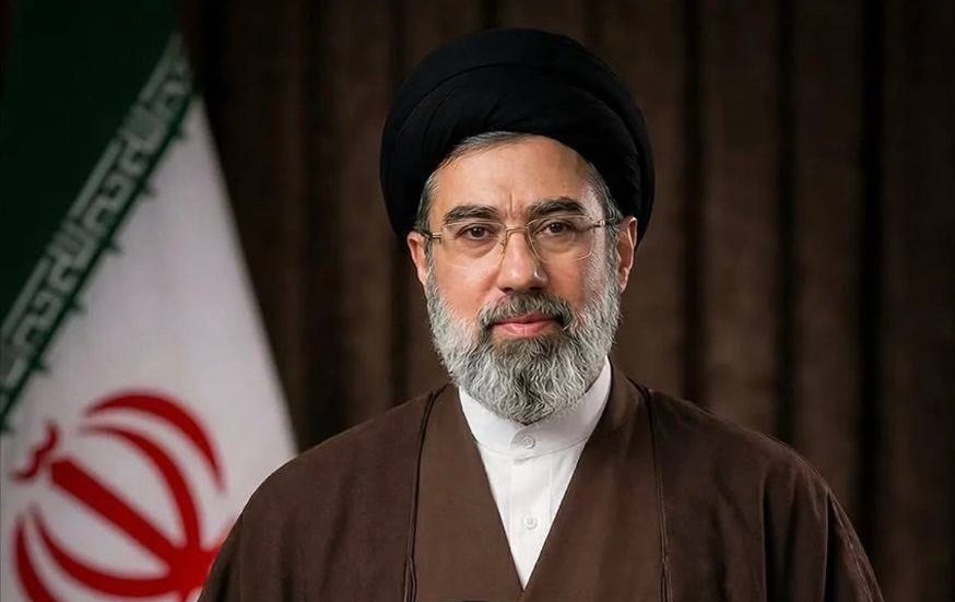 آیت‌الله سید مجتبی خامنه‌ای رهبر جمهوری اسلامی ایران شد